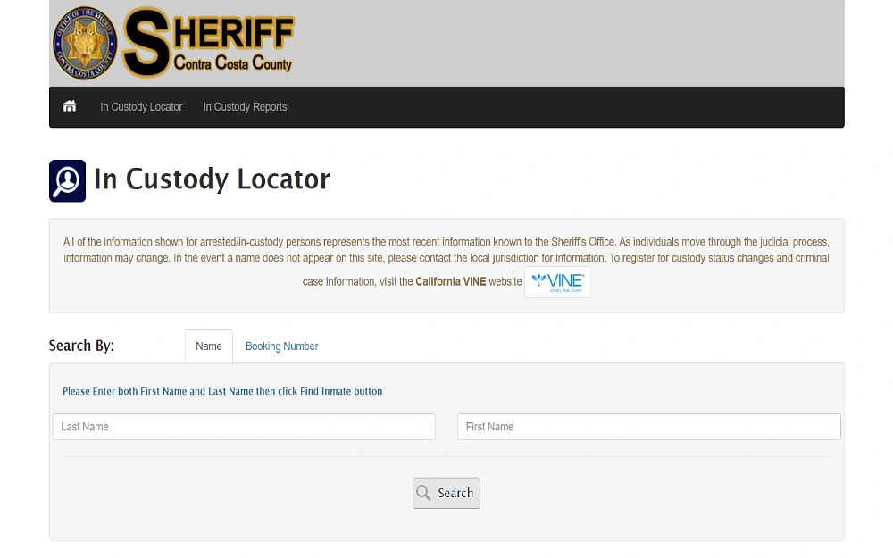 A screenshot of the custody locator tool shows two search options: by name or booking number; the searcher can enter the first and last name or booking number from the Contra Costa County Sheriff’s Office website.